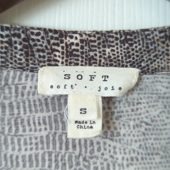 Soft Joie Dane Snakeskin Printed Long Roll Tab Sleeve V-neck Button Down Shirt S - Picture 5 of 14